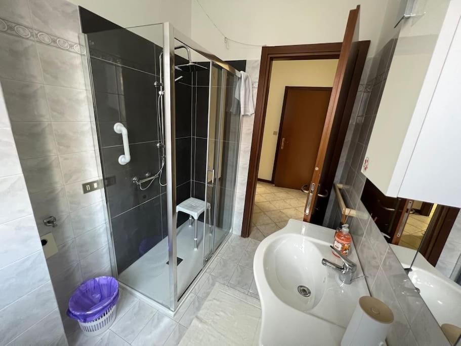 Apartamento Orio Relax 24H Airport 1 - 3 Minute From Arrival By Bus Bérgamo Exterior foto