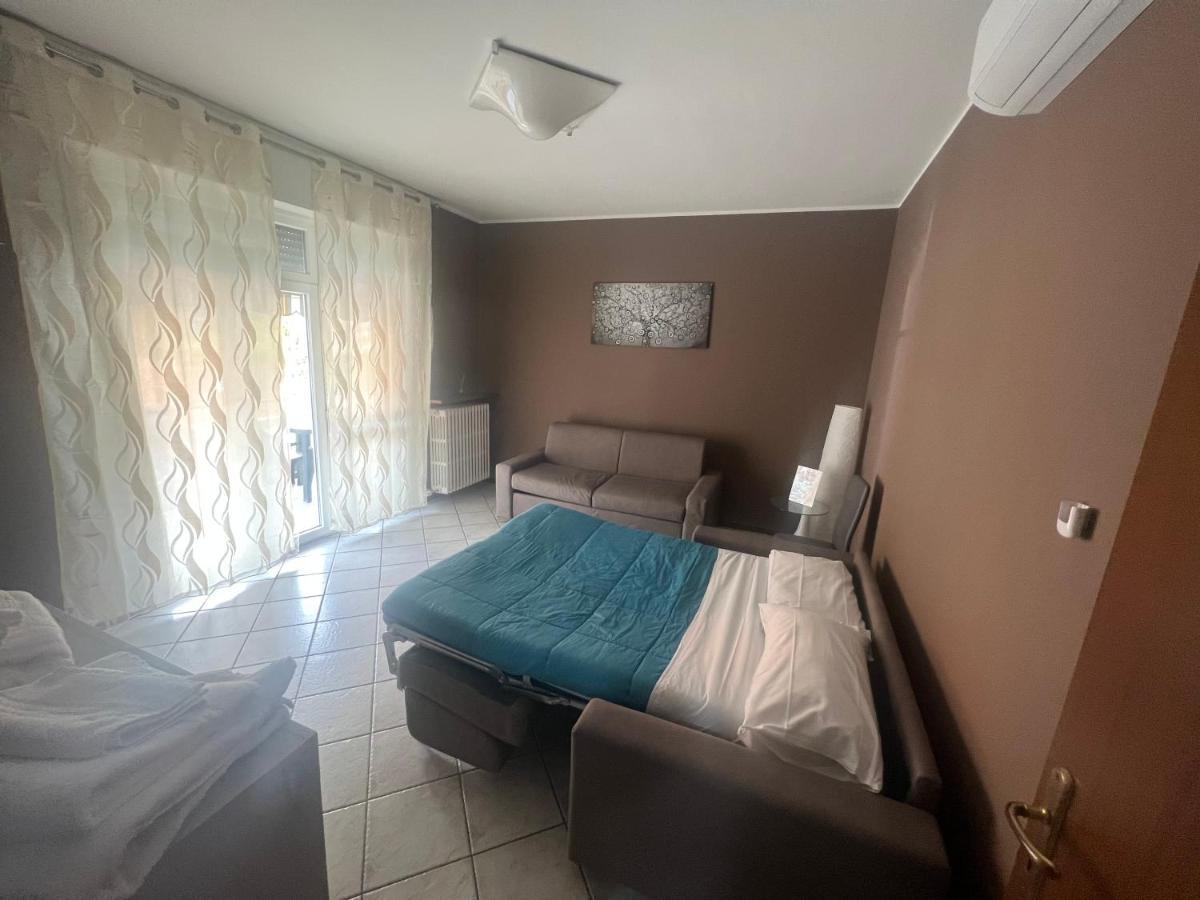 Apartamento Orio Relax 24H Airport 1 - 3 Minute From Arrival By Bus Bérgamo Exterior foto